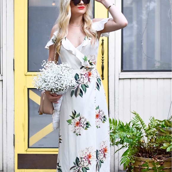 TOPSHOP Floral plunge midi wrap dress - Picture 3 of 4